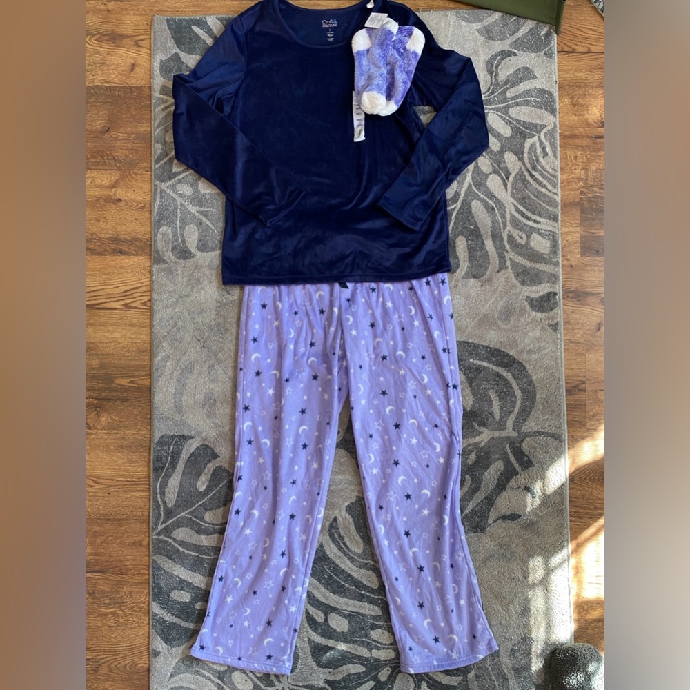Kohl's Blue and Purple Pajama Set Plush Top and Patterned Bottoms